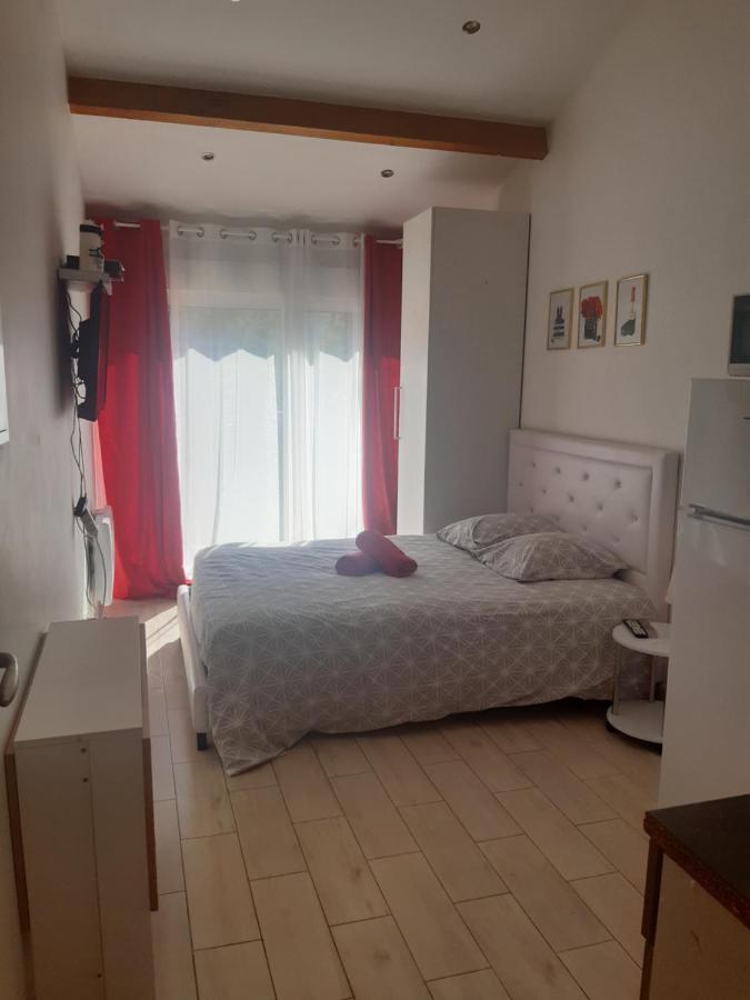 La Nuit Etoilee Hotel Marseille Ngoại thất bức ảnh